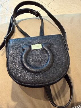 EUC Authentic - Ferragamo Black Pebbled Leather Crossbody - adjustable strap